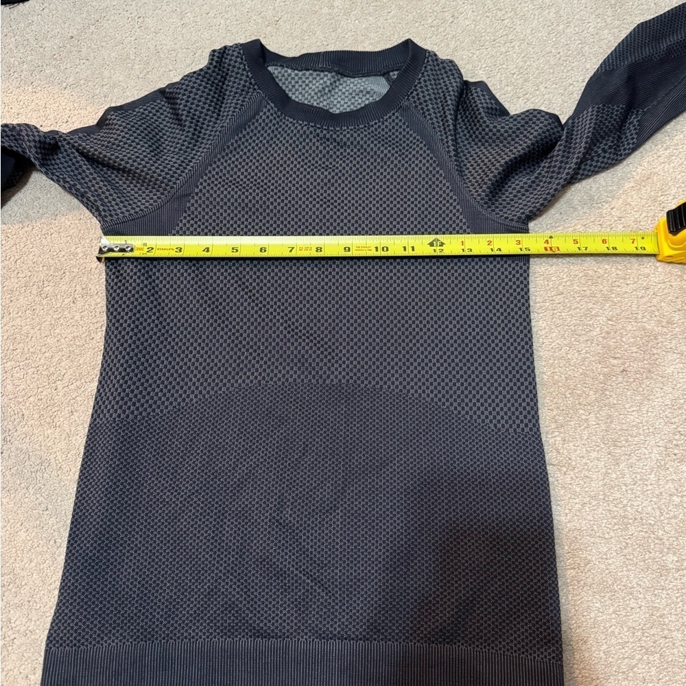 Lululemon restless pullover size 4 euc - Picture 5 of 6